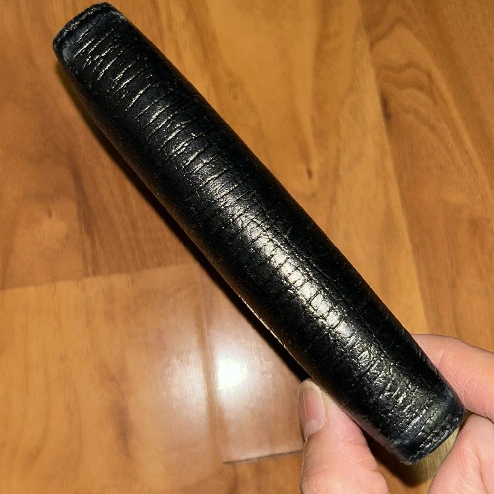 Authentic Gucci ✨Super Rare✨ Leather Agenda